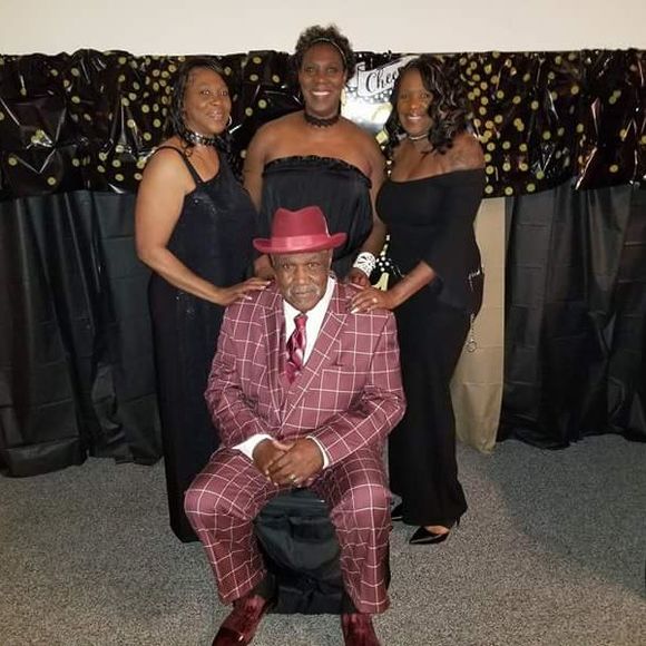 Meet your Posher, Sylvia - Picture 2 of 2